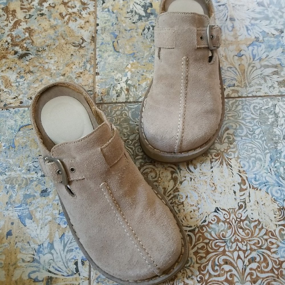 Roxy Womens Suede Clogs W Buckle Vintage Excellent Condition 7